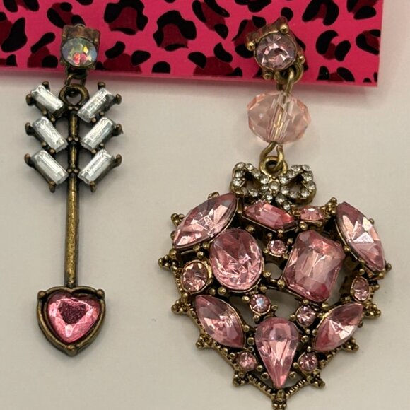 Betsey Johnson heart arrow rhinestone dangle earring set valentine love NWT - Picture 2 of 4